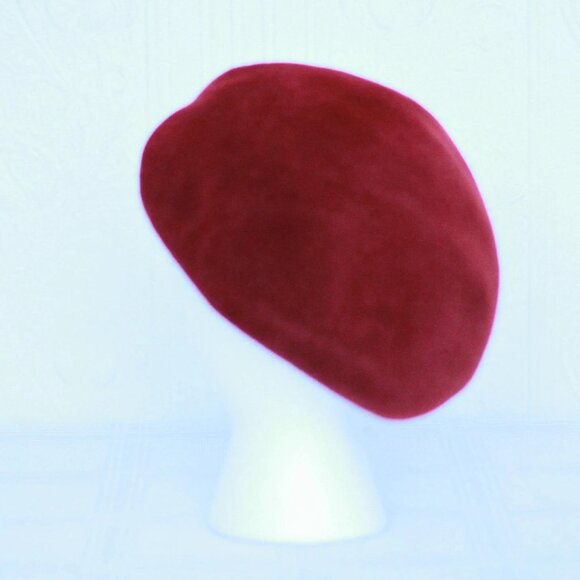 Ruby red 50's beret hat made in Italy for Bloomingdales - Picture 3 of 5